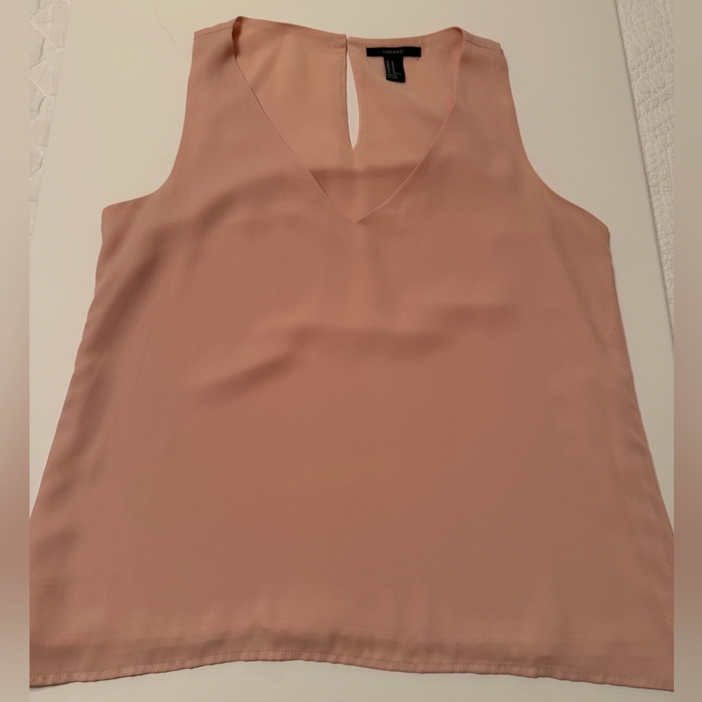 Forever 21 Blush Pink V-Neck Sleeveless Camisole